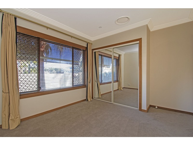 46 Sir Bruce Small Boulevard, Benowa QLD 4217