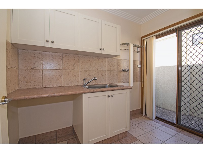 46 Sir Bruce Small Boulevard, Benowa QLD 4217