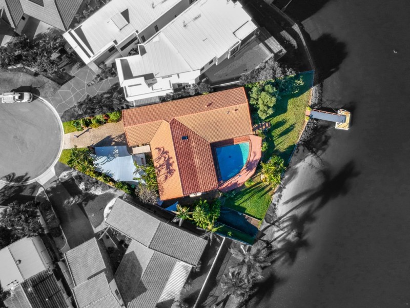32 Bombala Street, Broadbeach Waters QLD 4218