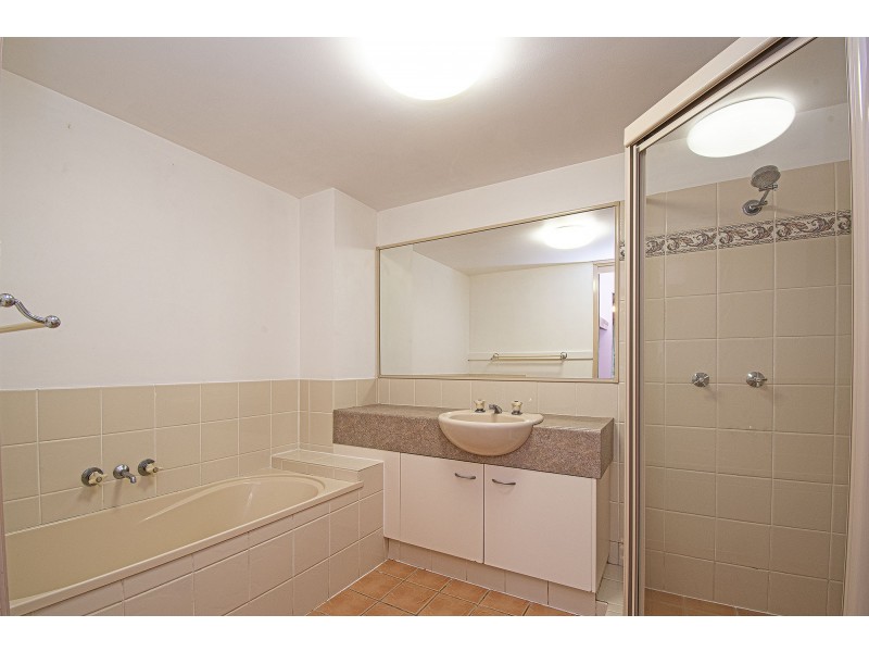 2/64 Riverpark Drive, Nerang QLD 4211