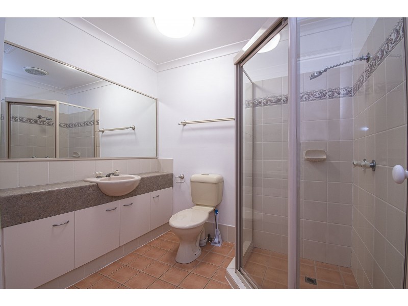 2/64 Riverpark Drive, Nerang QLD 4211