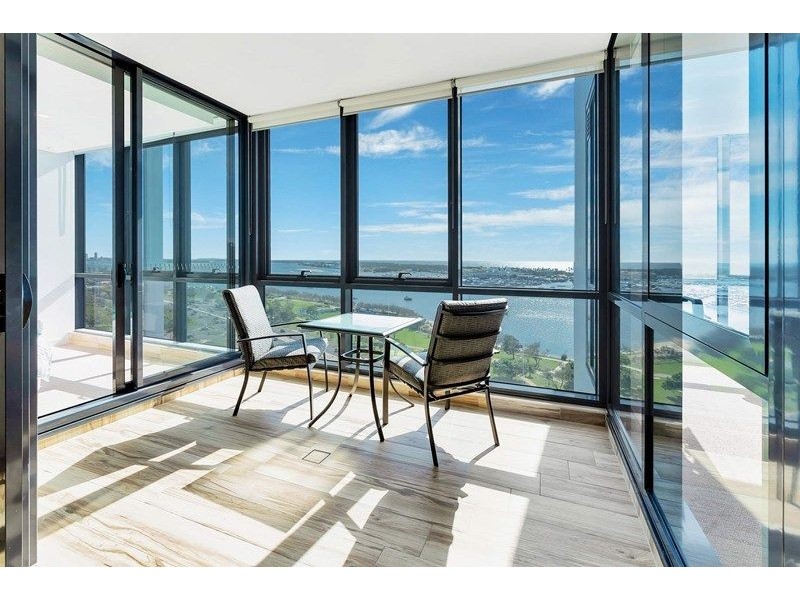 1108/2 Como Crescent, Southport QLD 4215