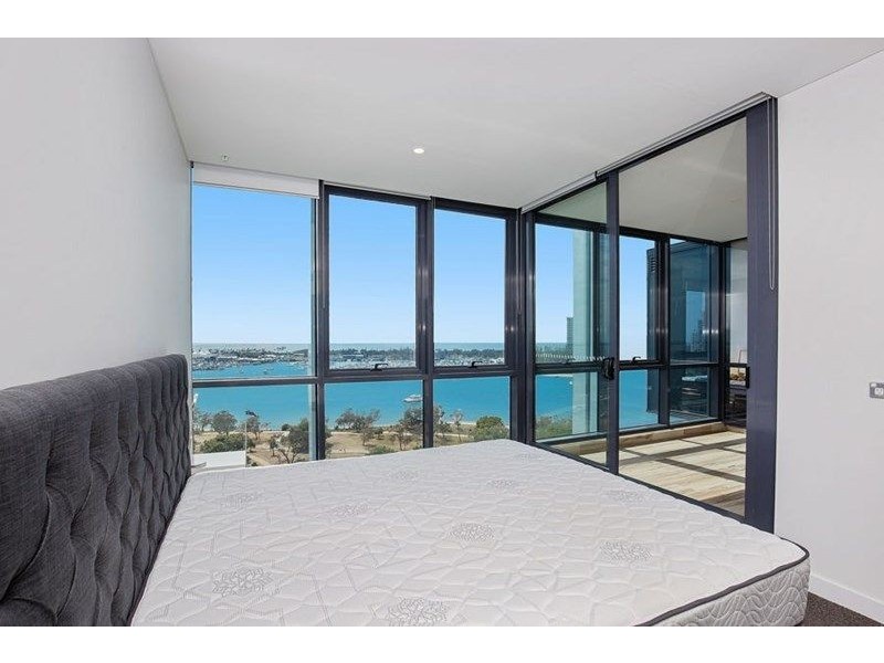 1108/2 Como Crescent, Southport QLD 4215