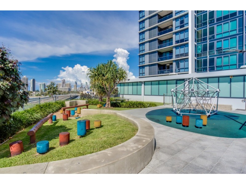 1108/2 Como Crescent, Southport QLD 4215