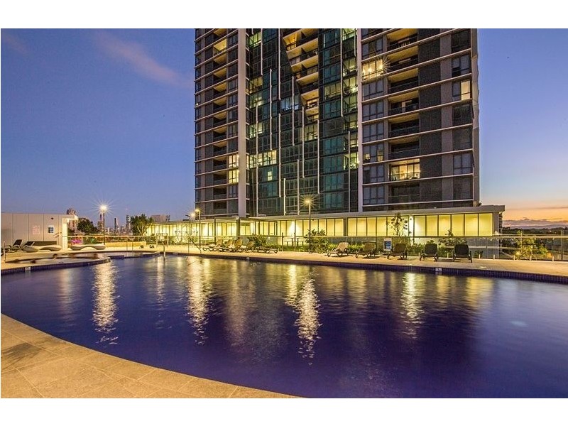 1108/2 Como Crescent, Southport QLD 4215