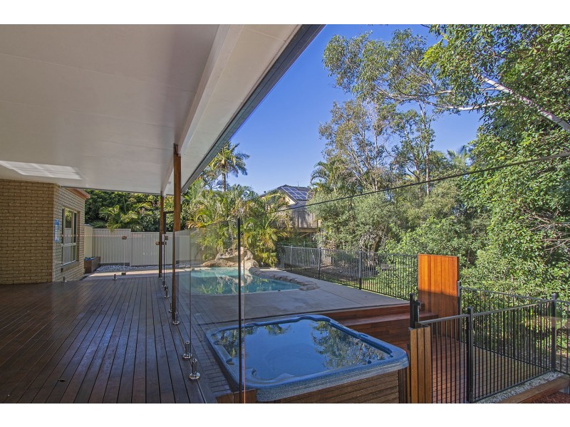 8 West Mountain Court, Parkwood QLD 4214