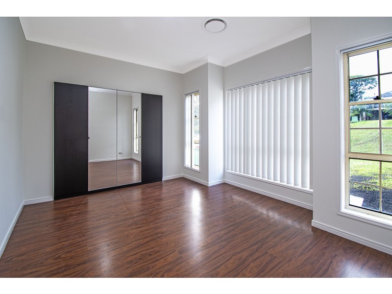 8 West Mountain Court, Parkwood QLD 4214