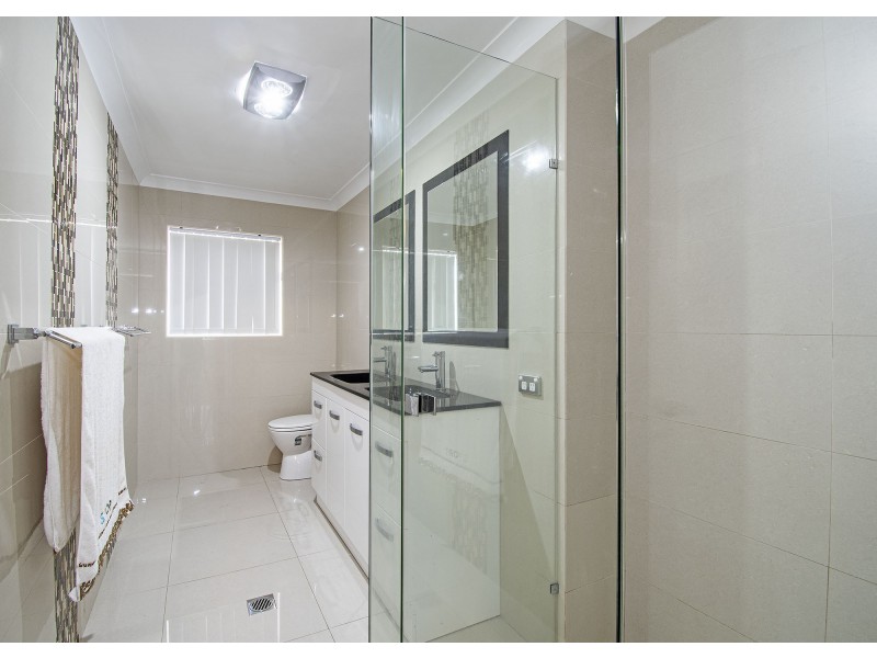 8 West Mountain Court, Parkwood QLD 4214