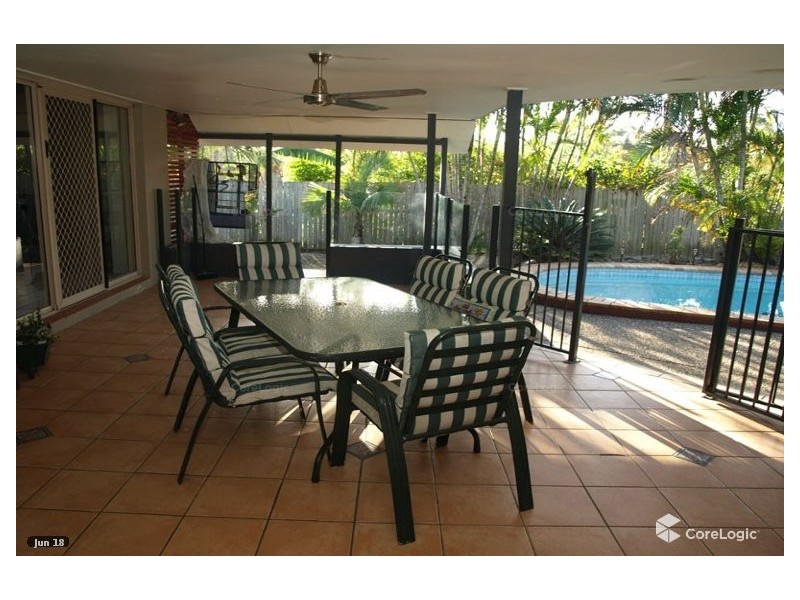 24 Oak Hill Crescent, Parkwood QLD 4214