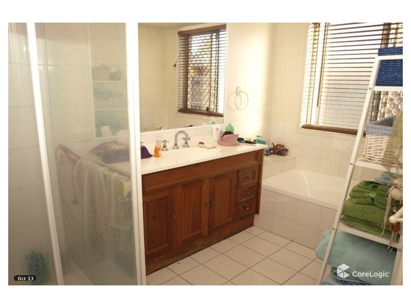 24 Oak Hill Crescent, Parkwood QLD 4214