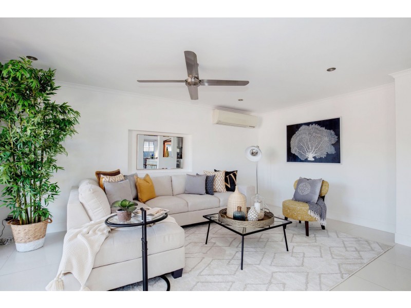 36 Cooleroo Crescent, Southport QLD 4215