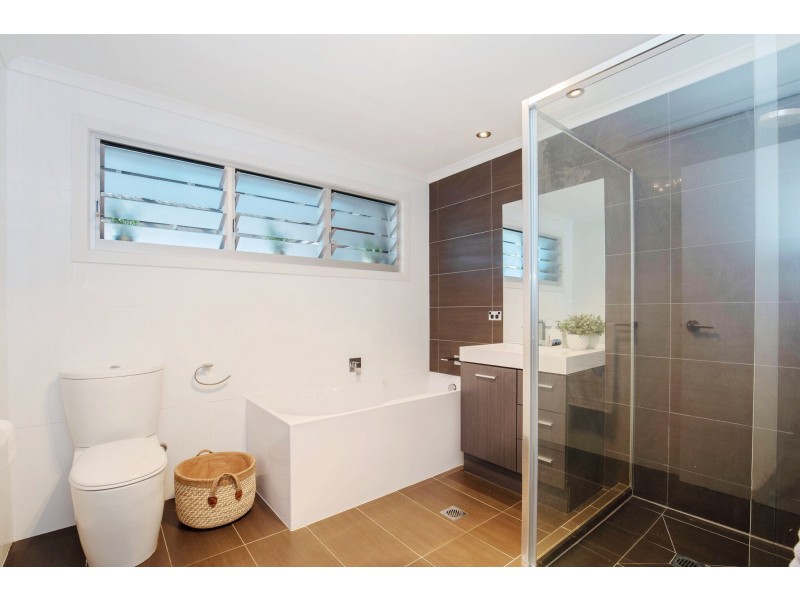 36 Cooleroo Crescent, Southport QLD 4215