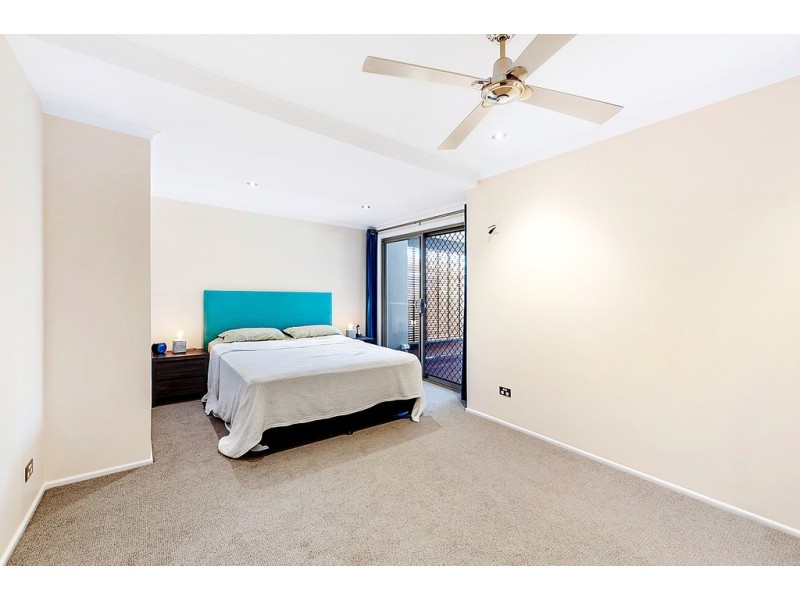 36 Cooleroo Crescent, Southport QLD 4215