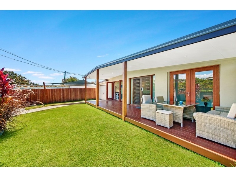 36 Cooleroo Crescent, Southport QLD 4215