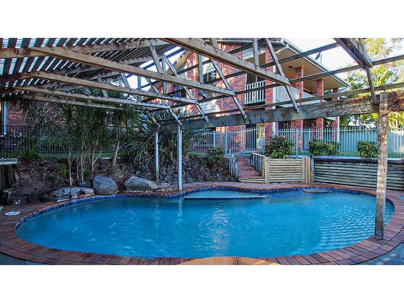 32 Binalong Drive, Ashmore QLD 4214