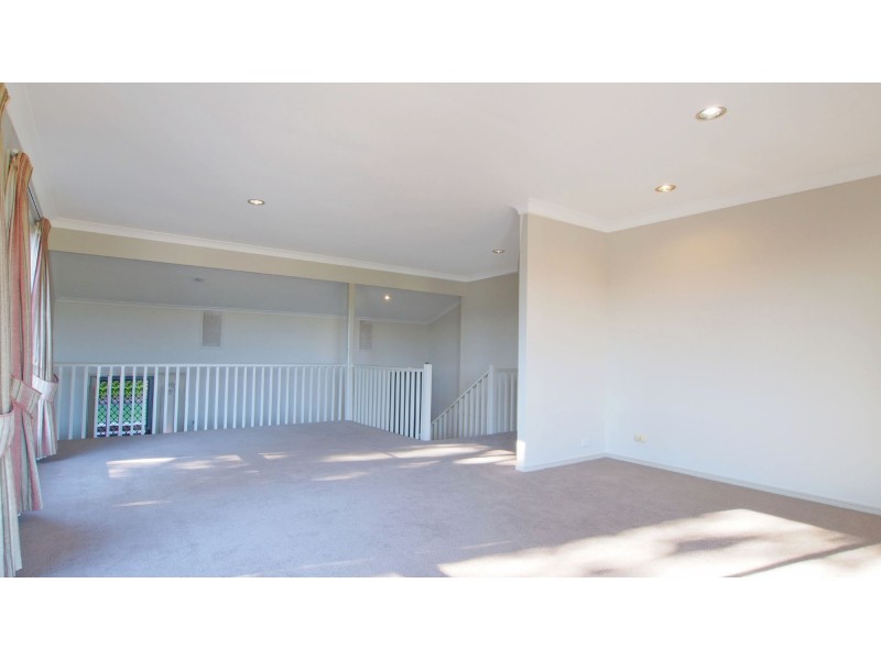 32 Binalong Drive, Ashmore QLD 4214