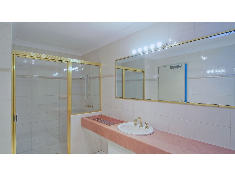 32 Binalong Drive, Ashmore QLD 4214