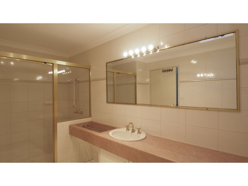 32 Binalong Drive, Ashmore QLD 4214