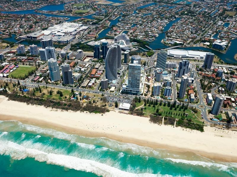8 Cresta Court, Broadbeach Waters QLD 4218