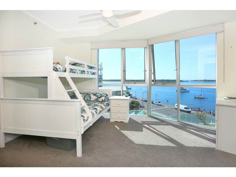 402/300 Marine Parade, Labrador QLD 4215