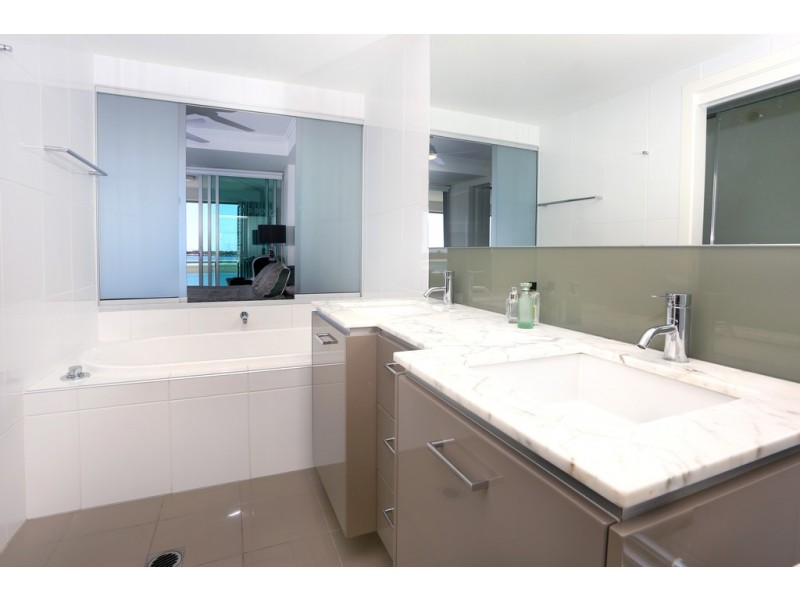 402/300 Marine Parade, Labrador QLD 4215