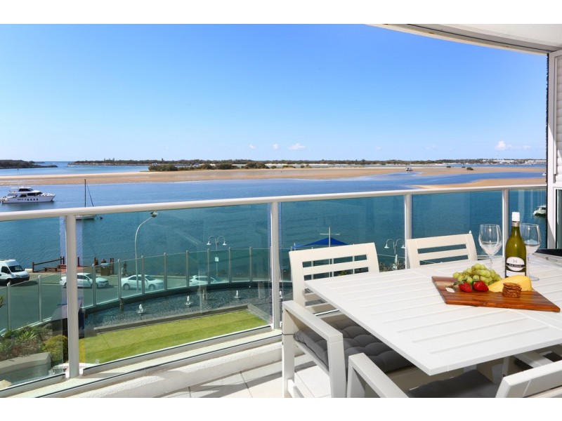 402/300 Marine Parade, Labrador QLD 4215