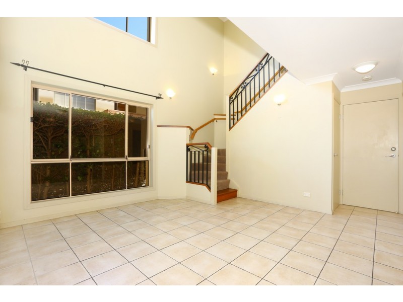 10/24-26 Brighton Parade, Southport QLD 4215