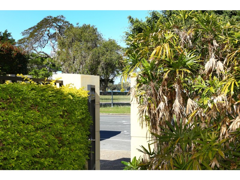 10/24-26 Brighton Parade, Southport QLD 4215