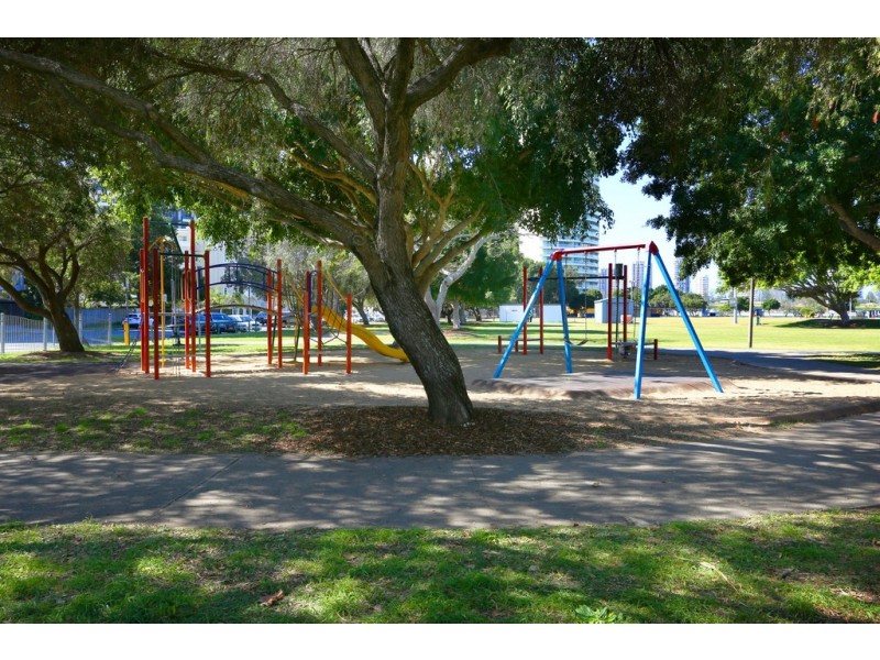 10/24-26 Brighton Parade, Southport QLD 4215