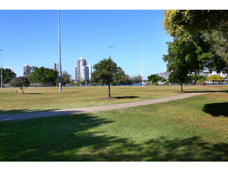 10/24-26 Brighton Parade, Southport QLD 4215