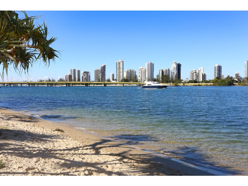 10/24-26 Brighton Parade, Southport QLD 4215