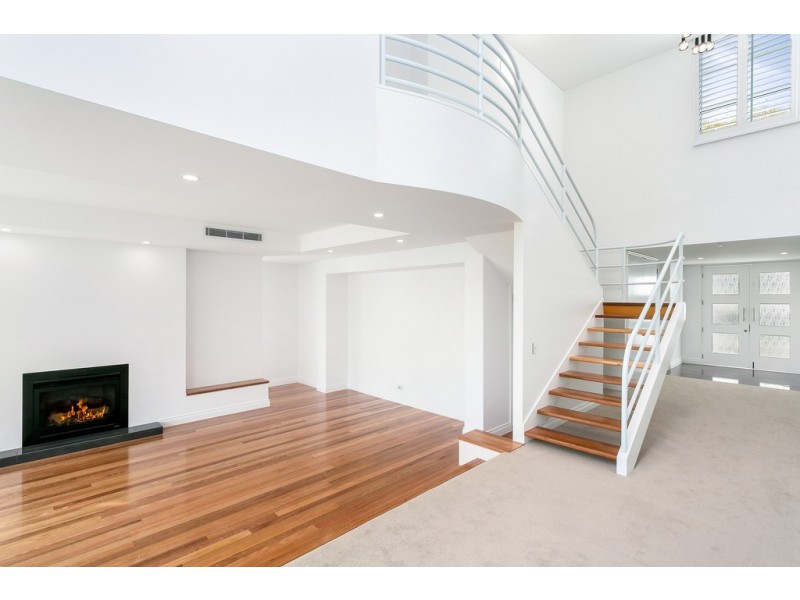 1109 ‘Spring Terraces’ Ross Street, Benowa QLD 4217