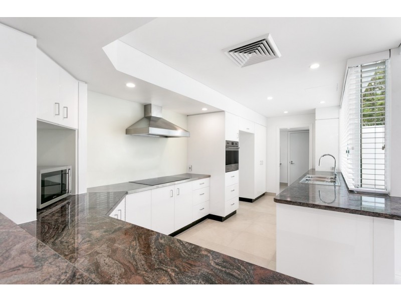 1109 ‘Spring Terraces’ Ross Street, Benowa QLD 4217