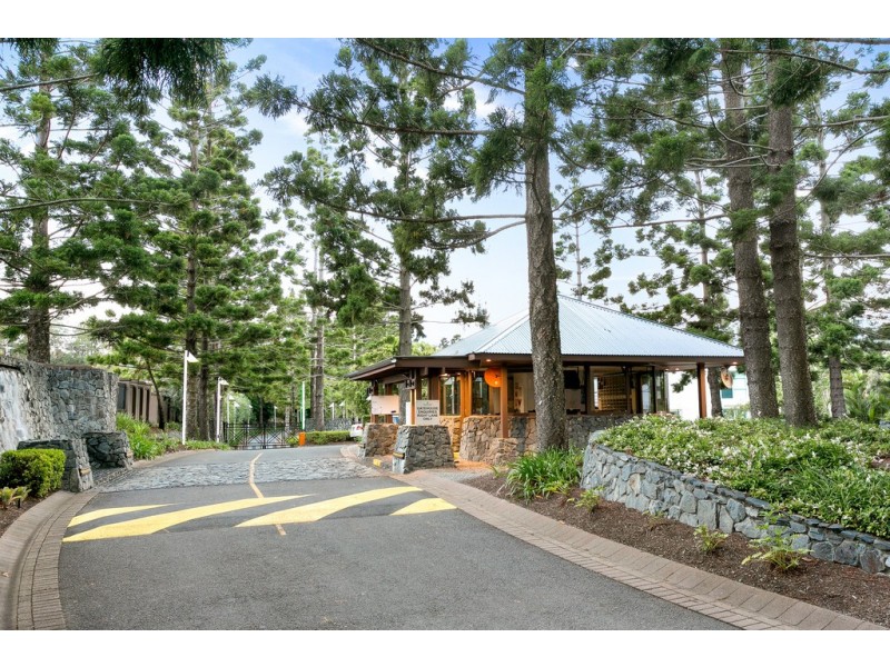 1109 ‘Spring Terraces’ Ross Street, Benowa QLD 4217