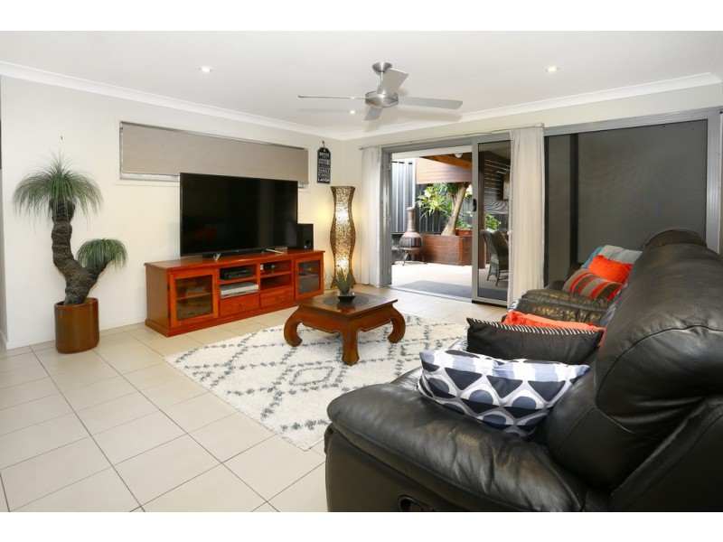 2/11 Esther Place, Surfers Paradise QLD 4217