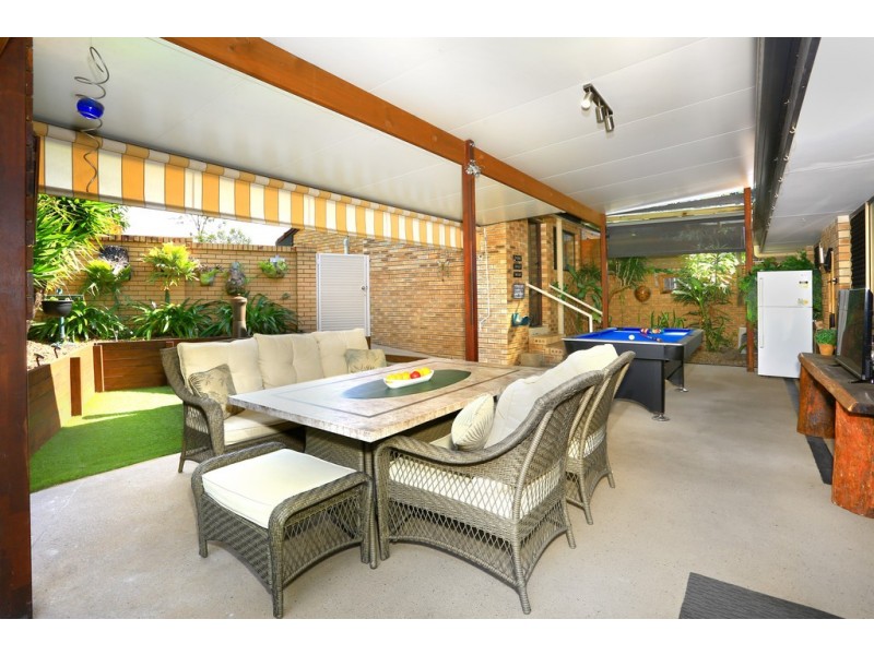 2/11 Esther Place, Surfers Paradise QLD 4217