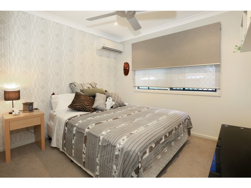 2/11 Esther Place, Surfers Paradise QLD 4217