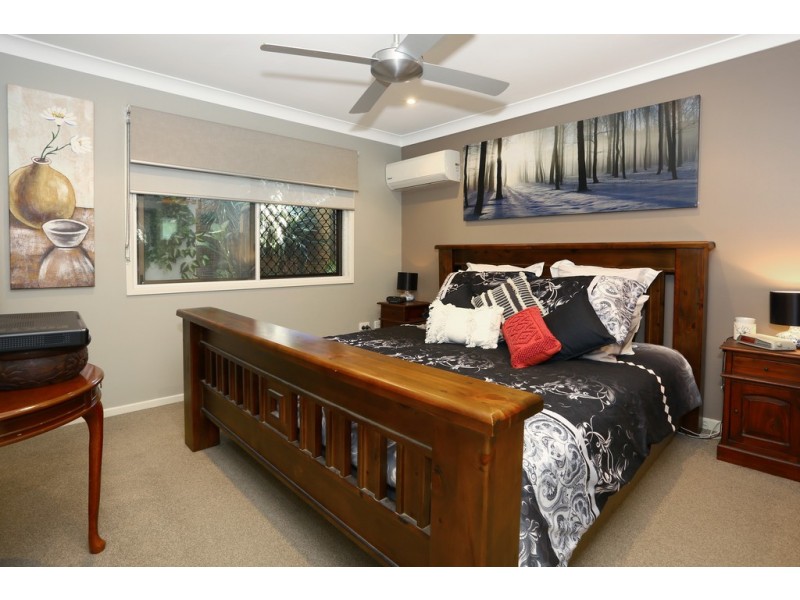 2/11 Esther Place, Surfers Paradise QLD 4217