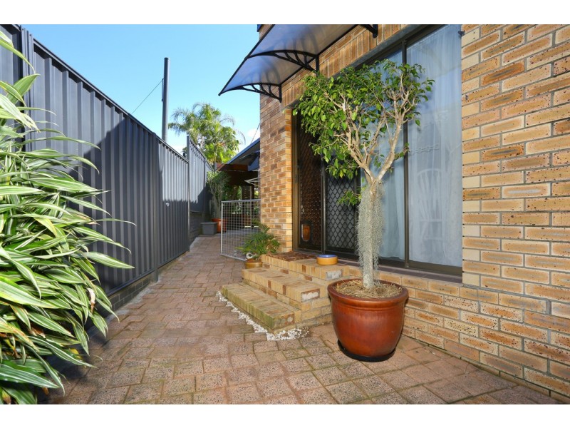 2/11 Esther Place, Surfers Paradise QLD 4217