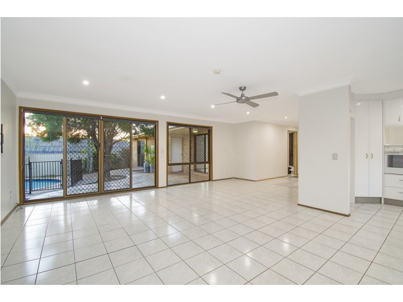 3 Kel Nagle Court, Parkwood QLD 4214