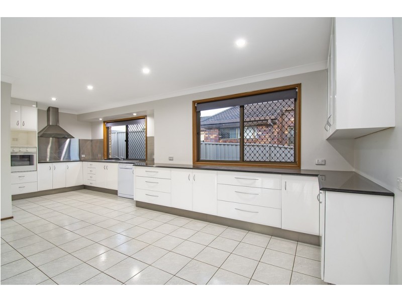 3 Kel Nagle Court, Parkwood QLD 4214