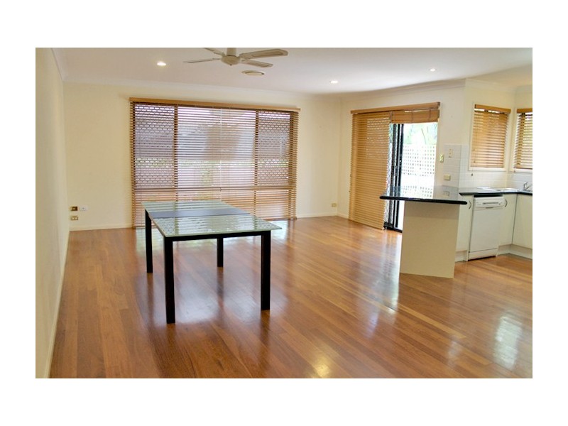 2/47 Broadwater Street, Runaway Bay QLD 4216