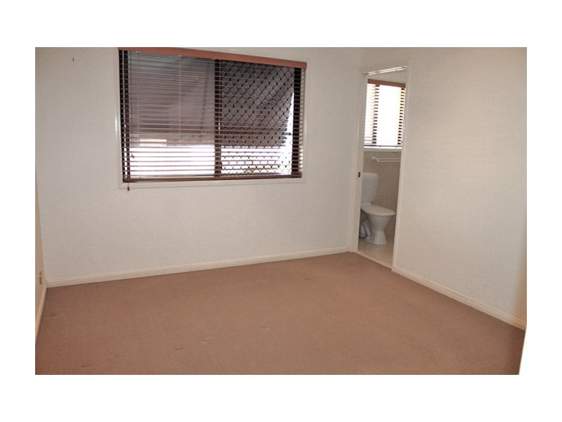 2/47 Broadwater Street, Runaway Bay QLD 4216