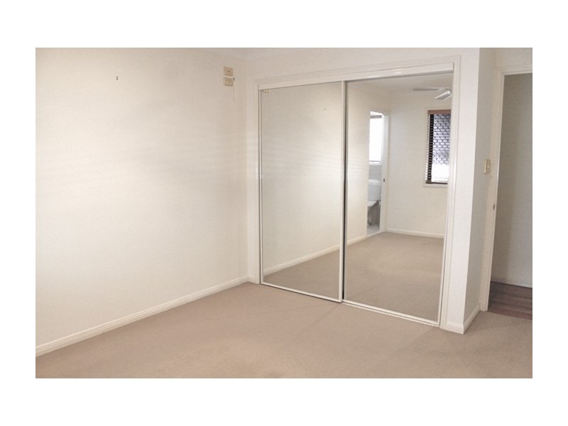 2/47 Broadwater Street, Runaway Bay QLD 4216