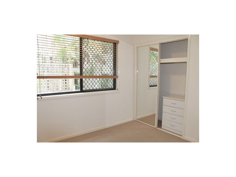 2/47 Broadwater Street, Runaway Bay QLD 4216