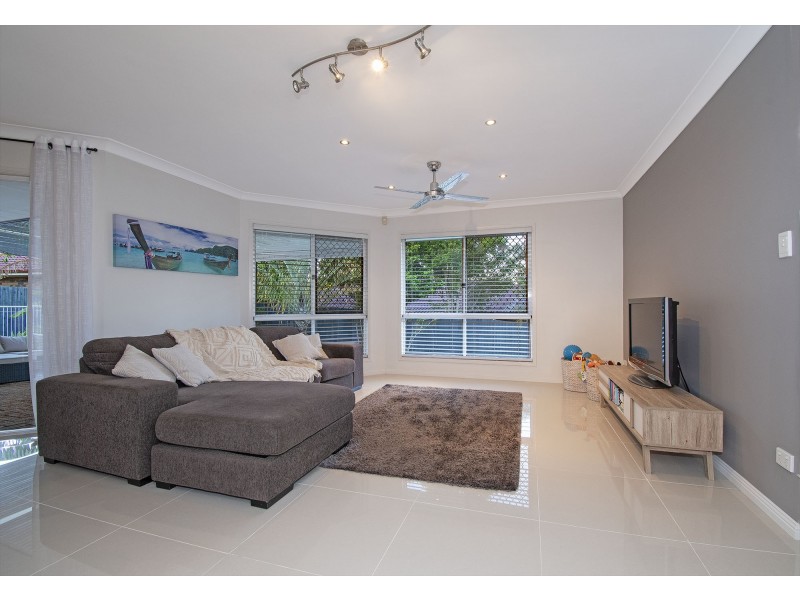 13 Hirono Court, Parkwood QLD 4214