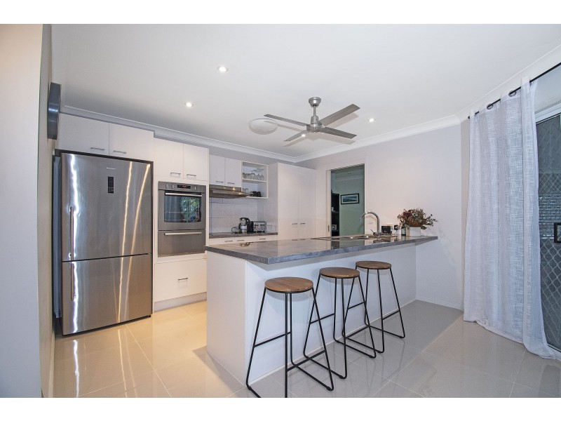 13 Hirono Court, Parkwood QLD 4214