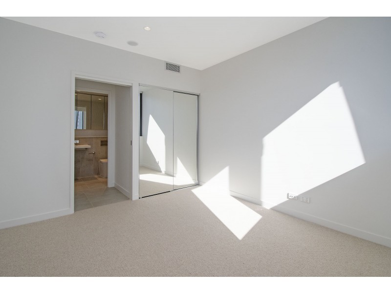 504/3 Northcliffe Terrace, Surfers Paradise QLD 4217