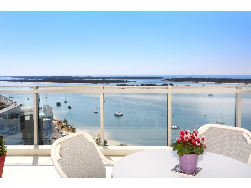 1601/230 ‘Lumiere’ Marine Parade, Labrador QLD 4215