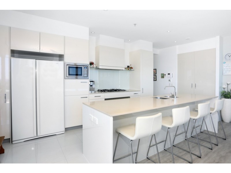 1601/230 ‘Lumiere’ Marine Parade, Labrador QLD 4215